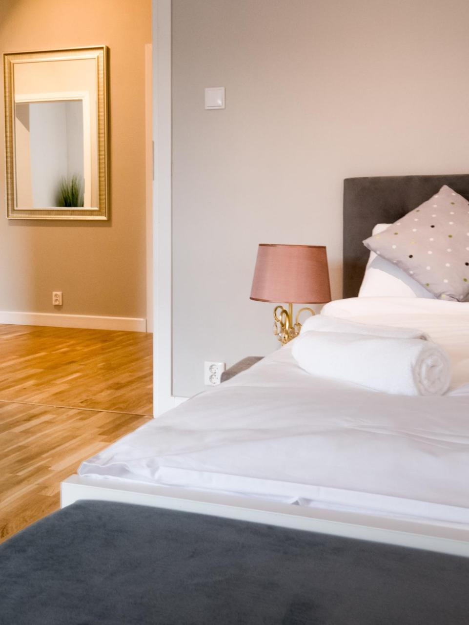 White Residence 4Rooms - City Center Warschau Buitenkant foto