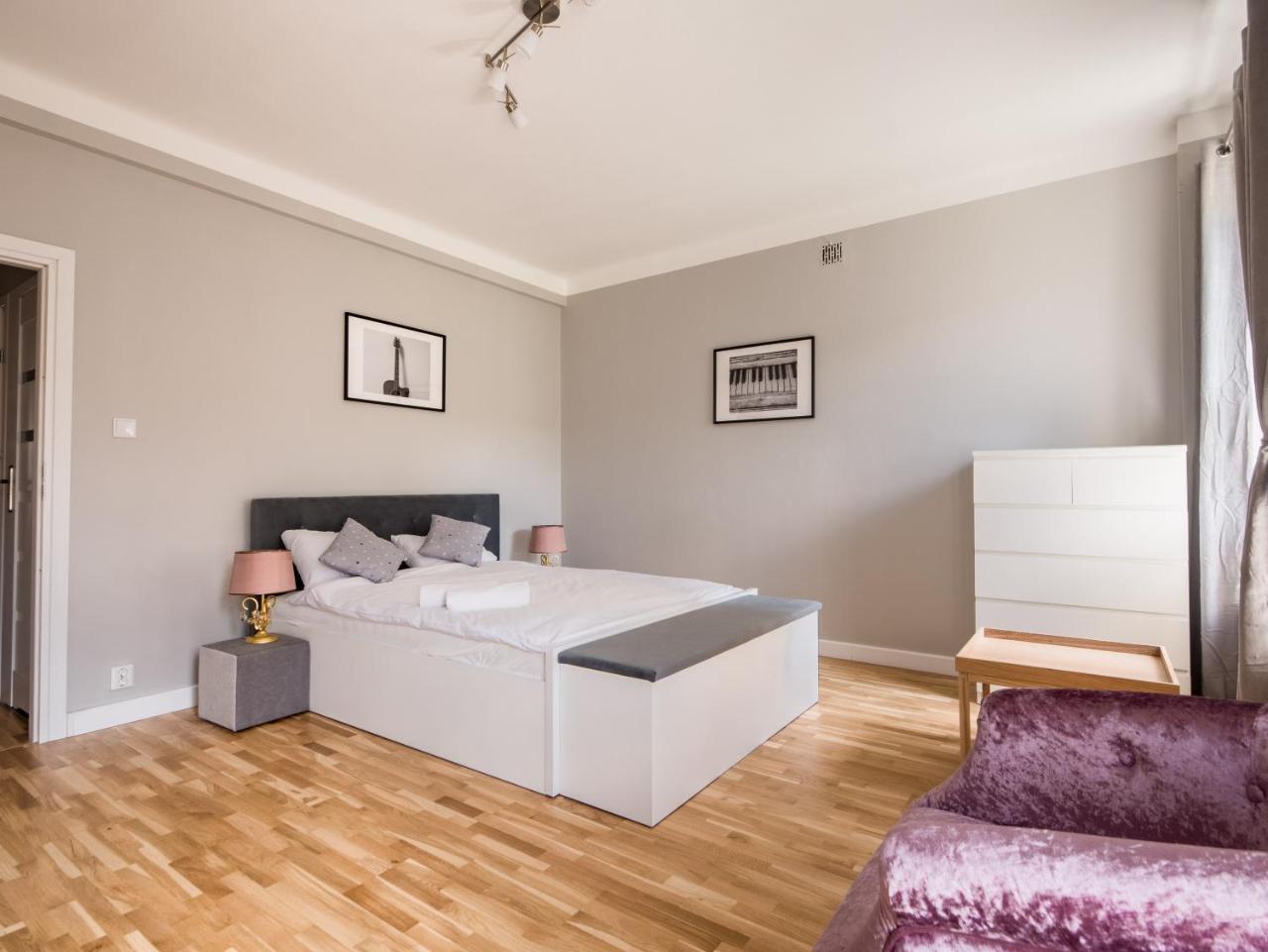 White Residence 4Rooms - City Center Warschau Buitenkant foto
