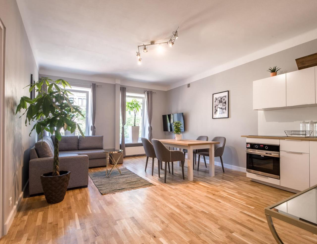 White Residence 4Rooms - City Center Warschau Buitenkant foto