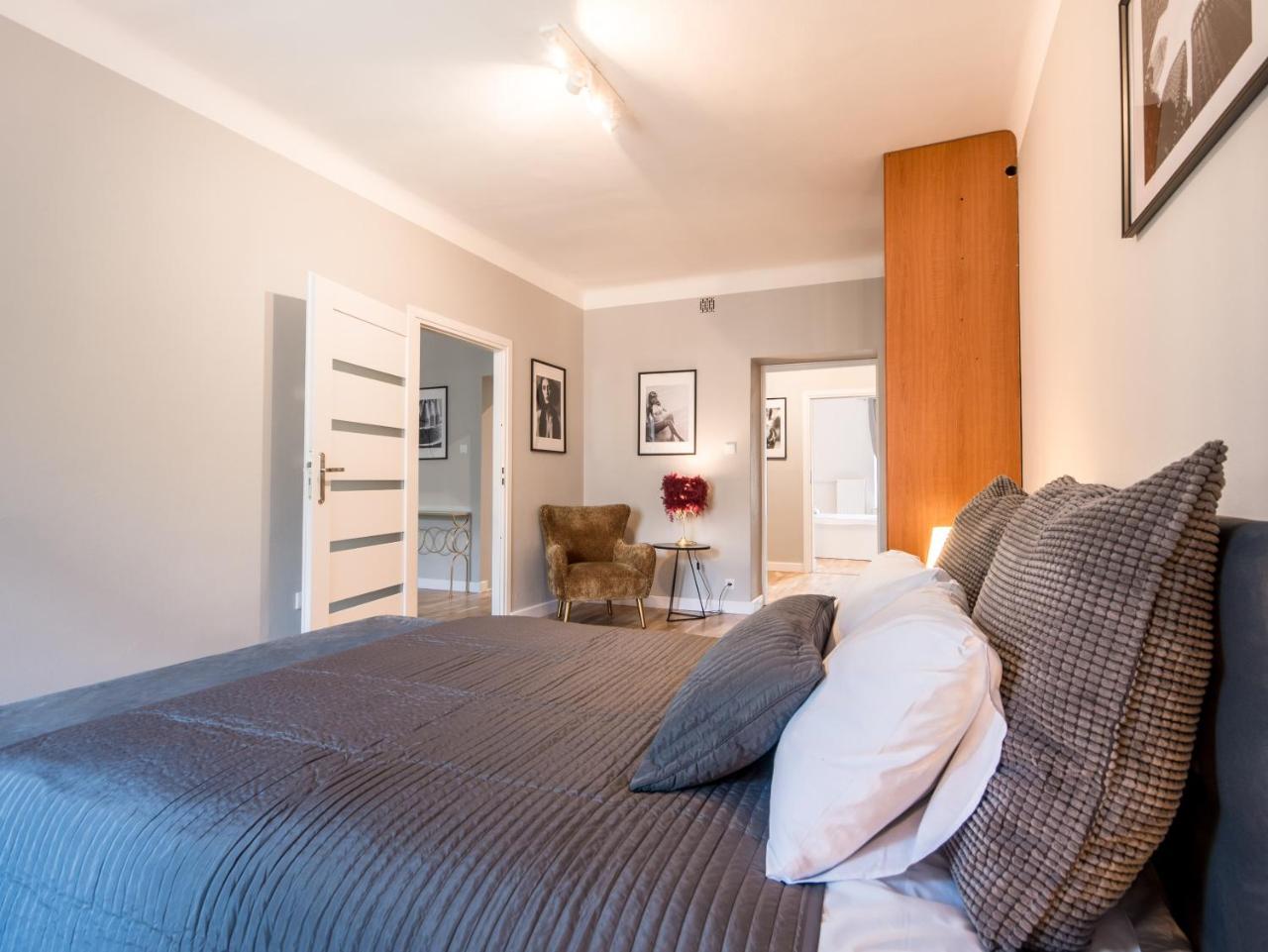 White Residence 4Rooms - City Center Warschau Buitenkant foto
