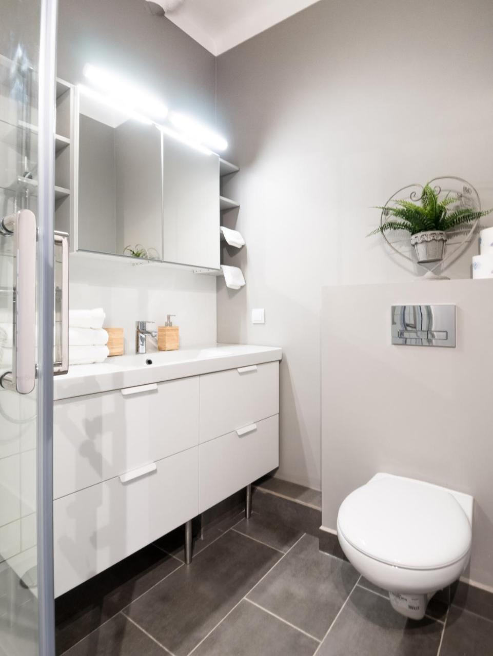 White Residence 4Rooms - City Center Warschau Buitenkant foto