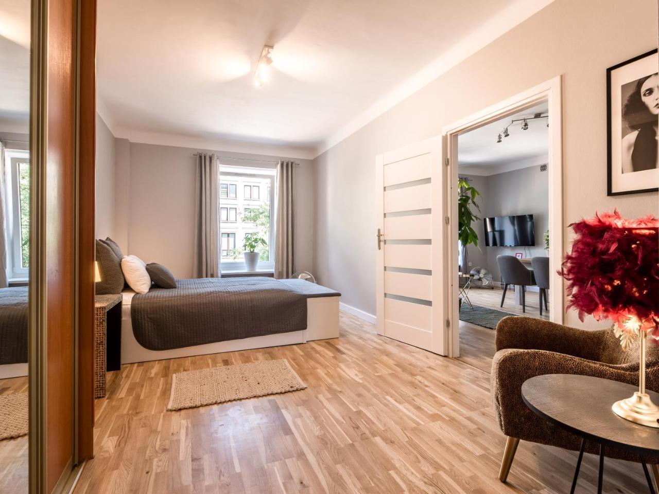 White Residence 4Rooms - City Center Warschau Buitenkant foto