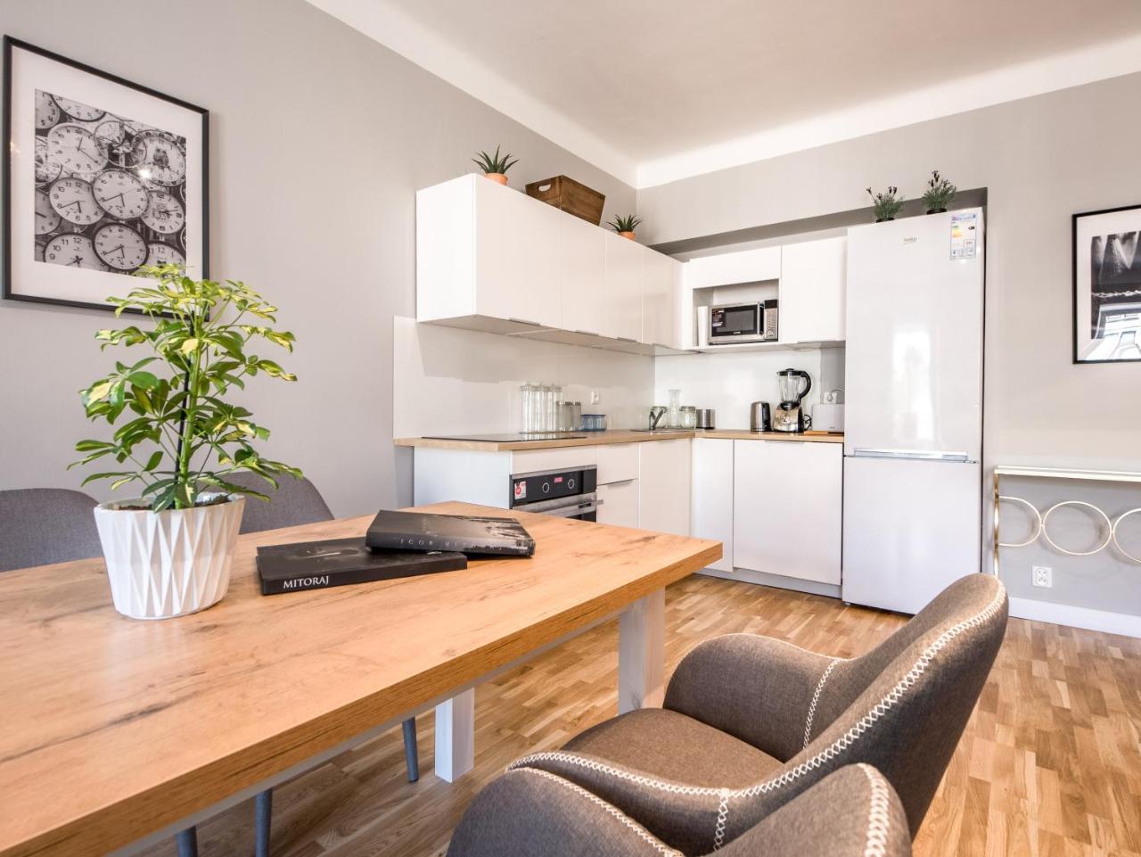White Residence 4Rooms - City Center Warschau Buitenkant foto