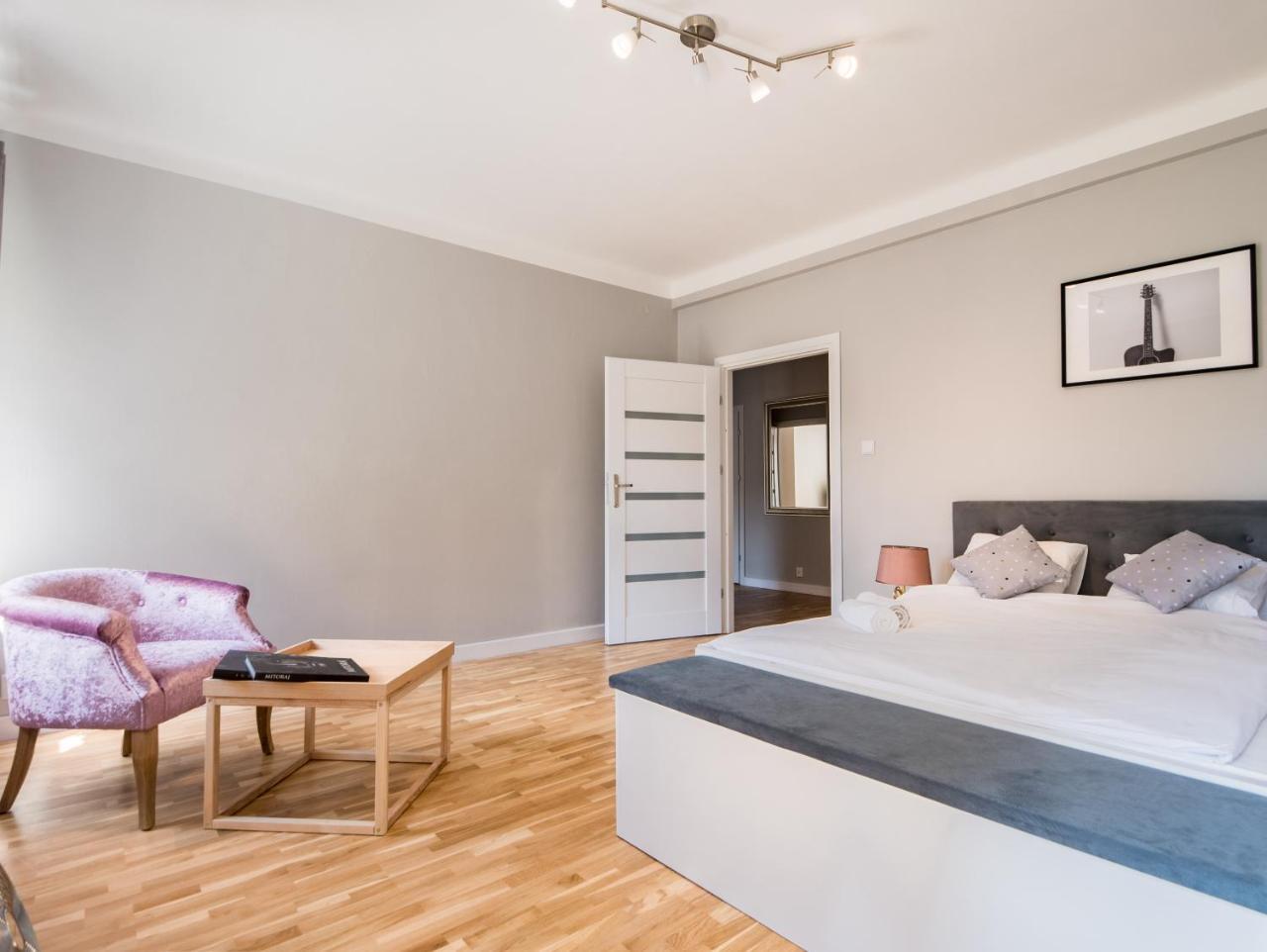 White Residence 4Rooms - City Center Warschau Buitenkant foto