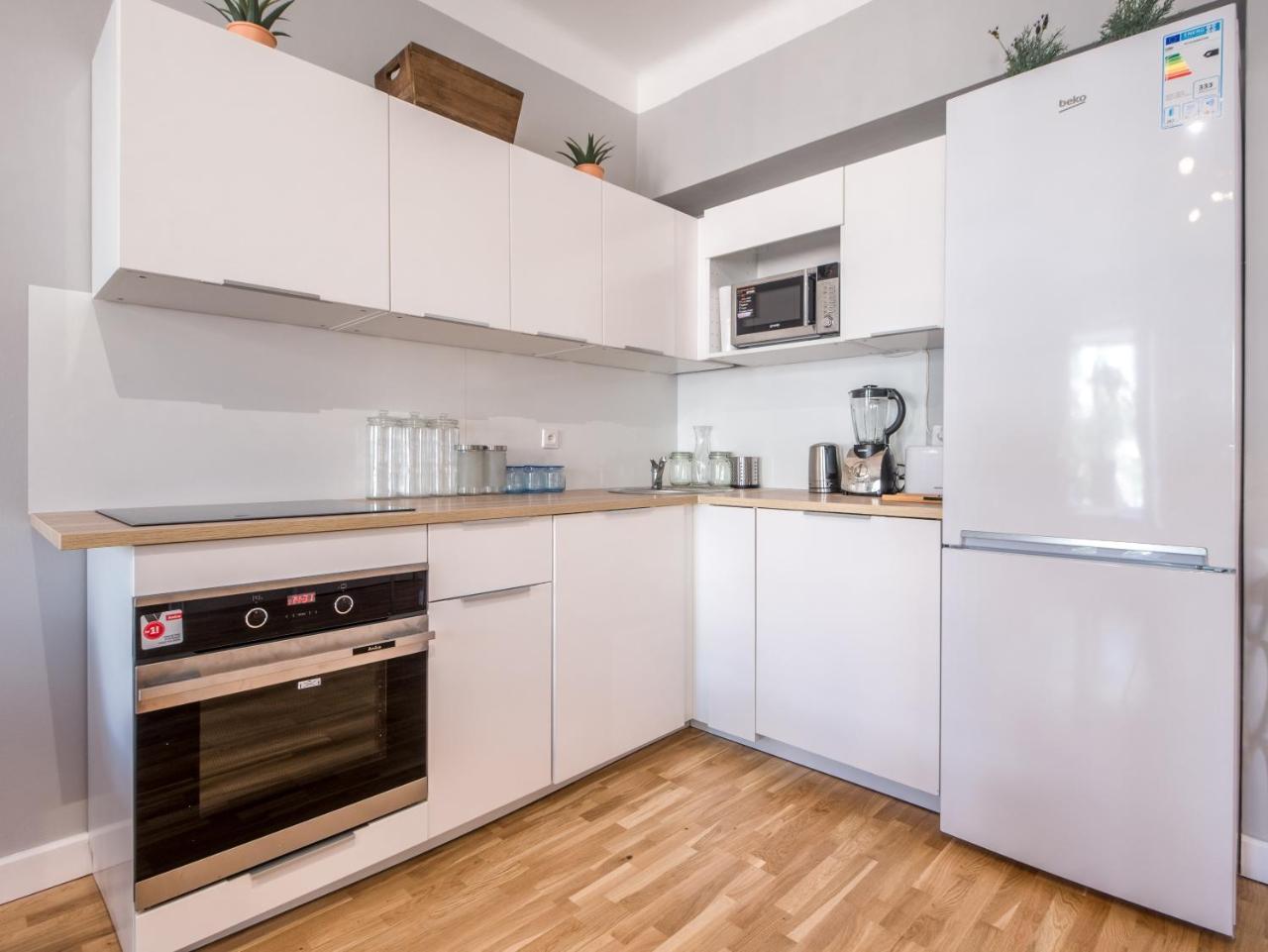 White Residence 4Rooms - City Center Warschau Buitenkant foto